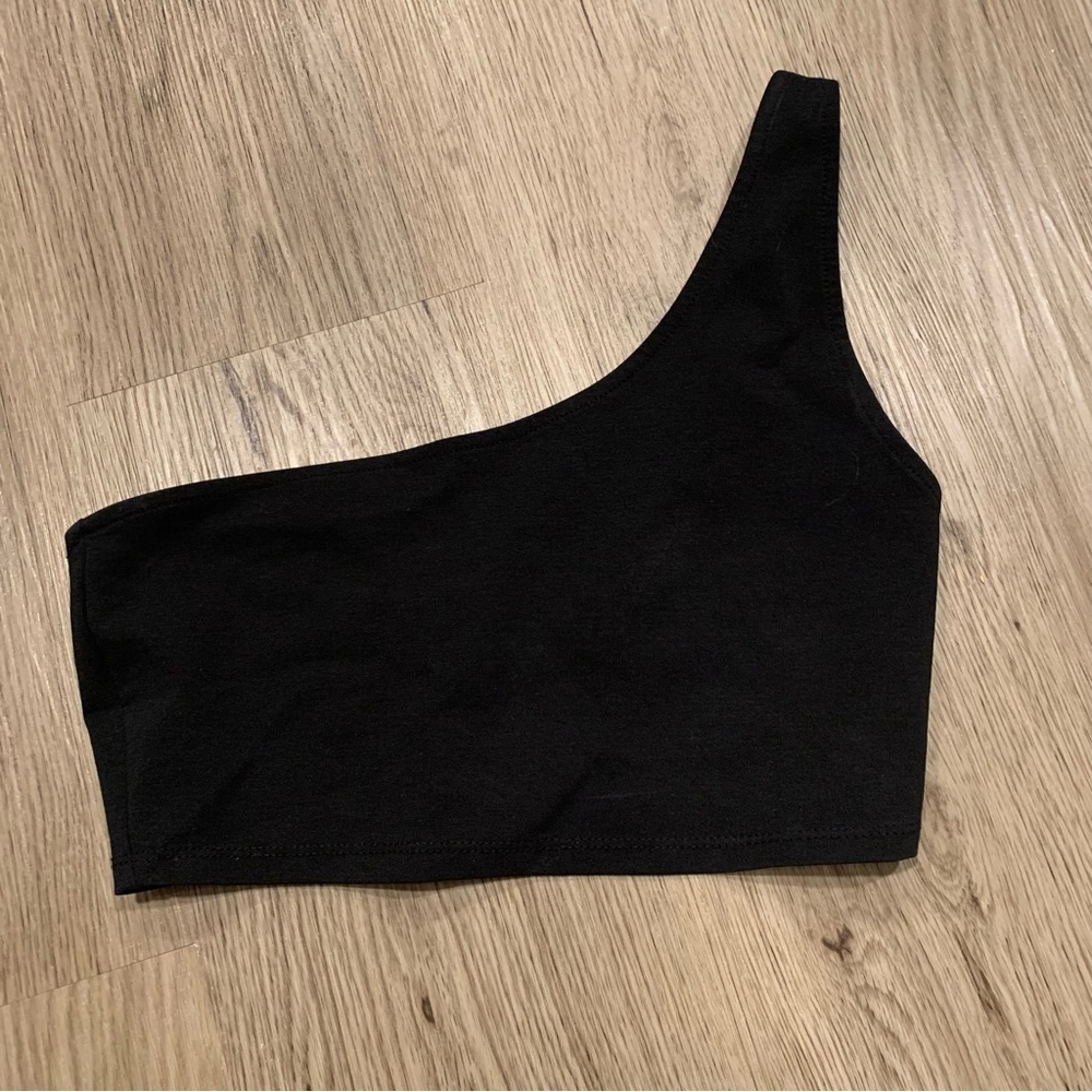 One shoulder crop top